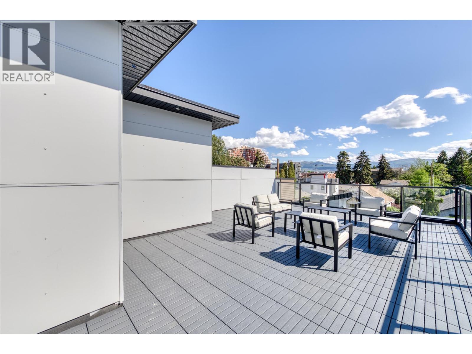 4 1034 Martin Avenue, Kelowna