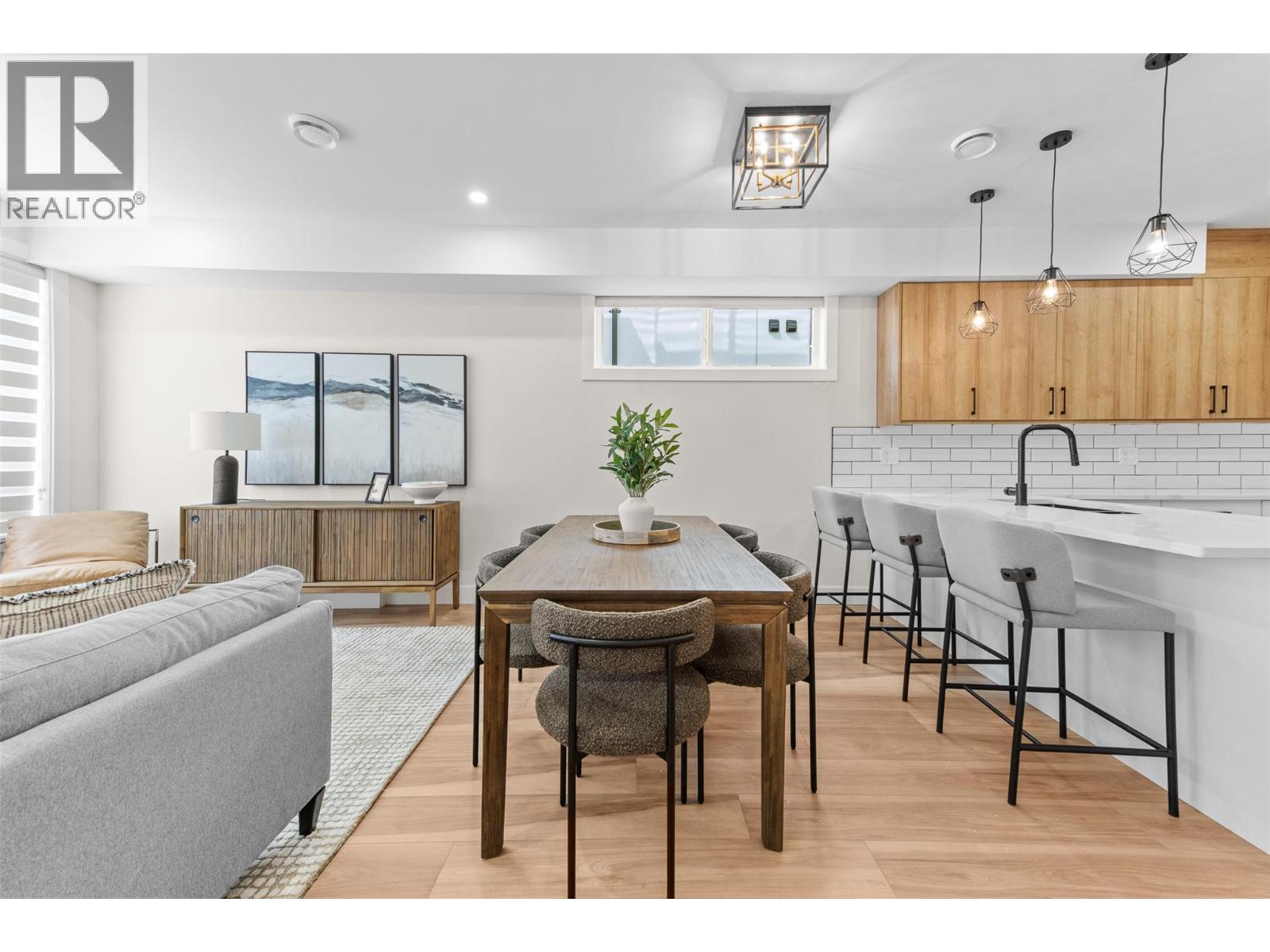 4 1034 Martin Avenue, Kelowna