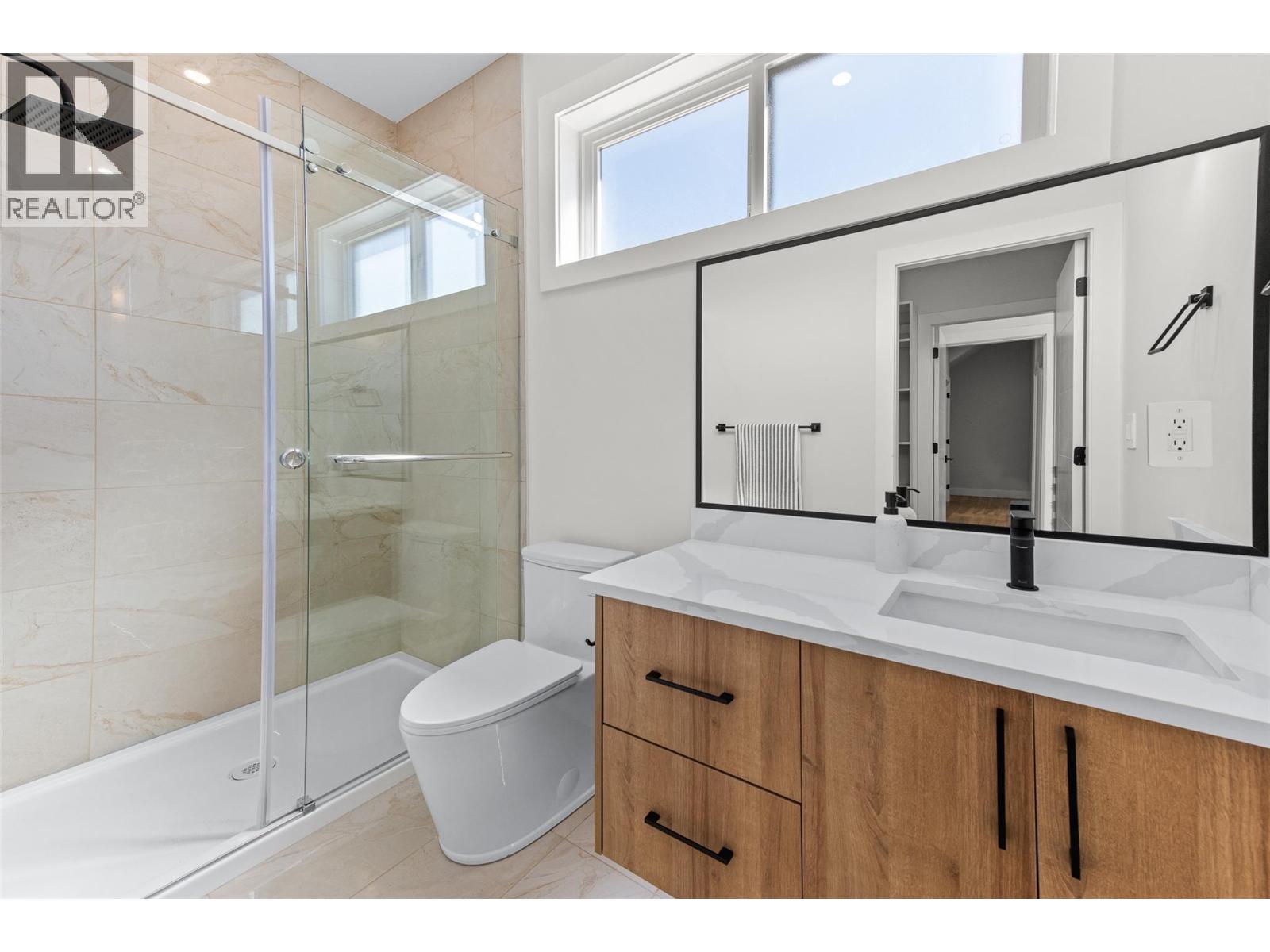 4 1034 Martin Avenue, Kelowna