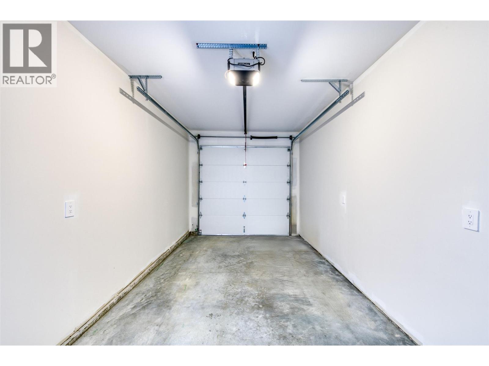 4 1034 Martin Avenue, Kelowna