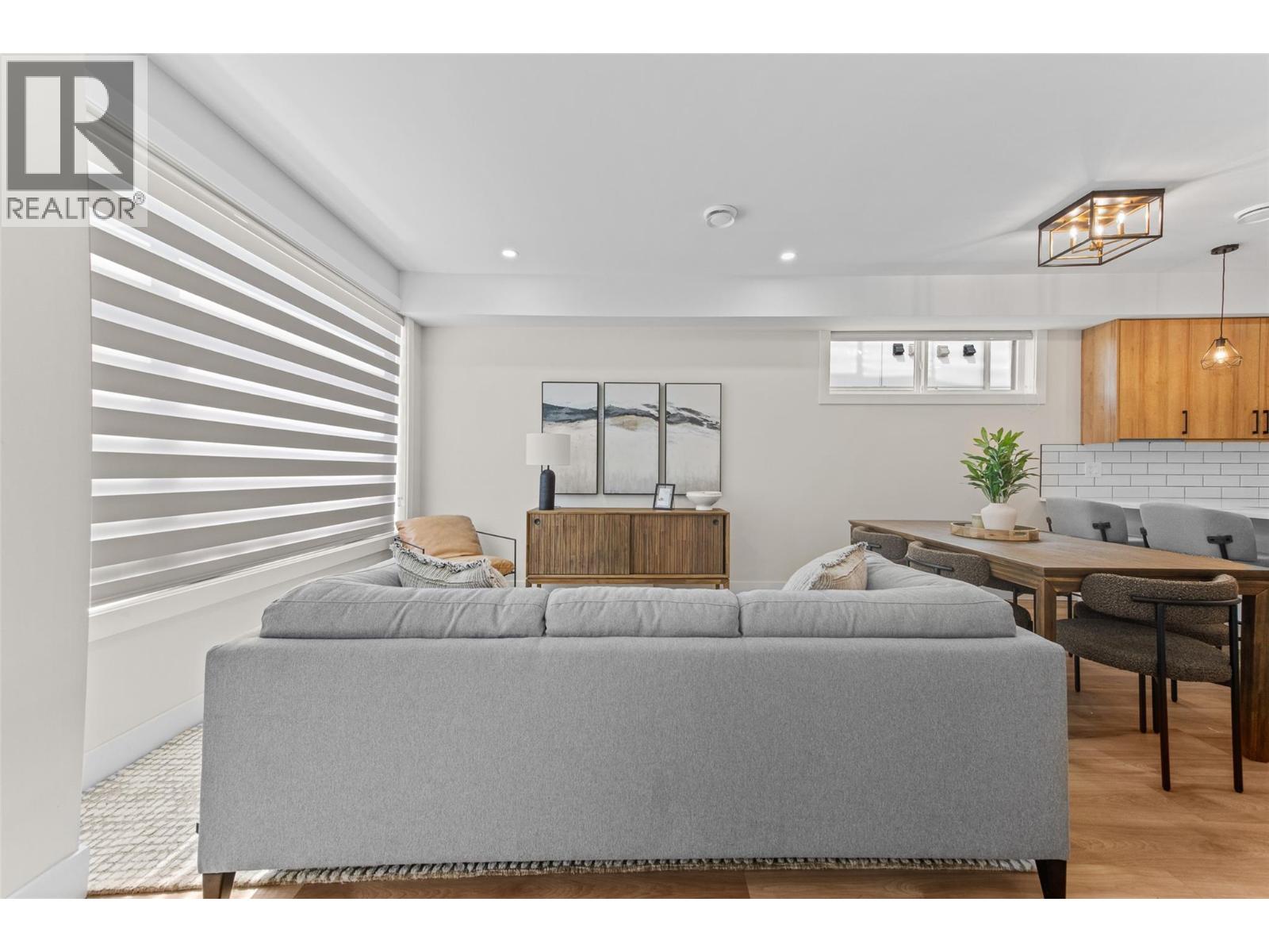 4 1034 Martin Avenue, Kelowna