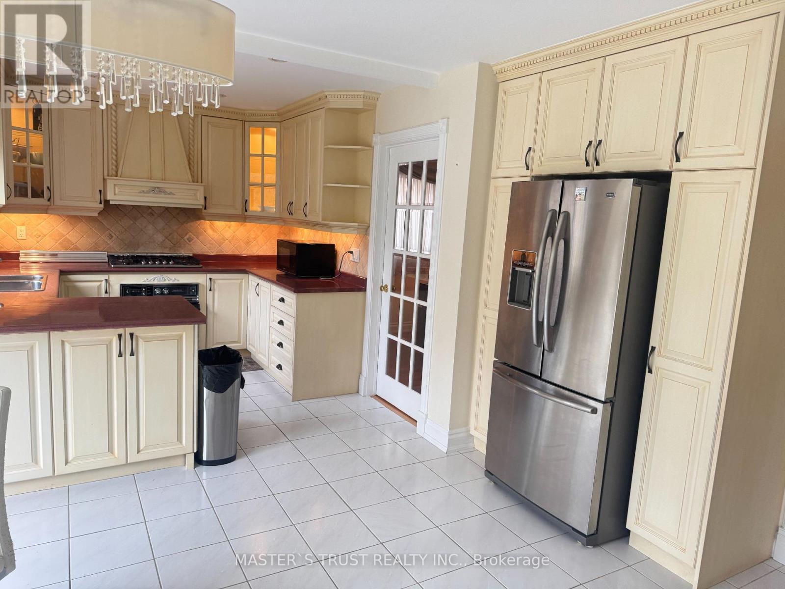 411 WINFIELD TERRACE - Photo 5 of 24, Mississauga (Hurontario), Ontario