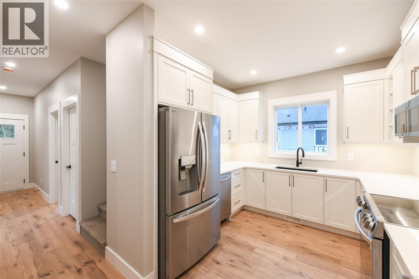 A 2317 McDonald Rd, Comox