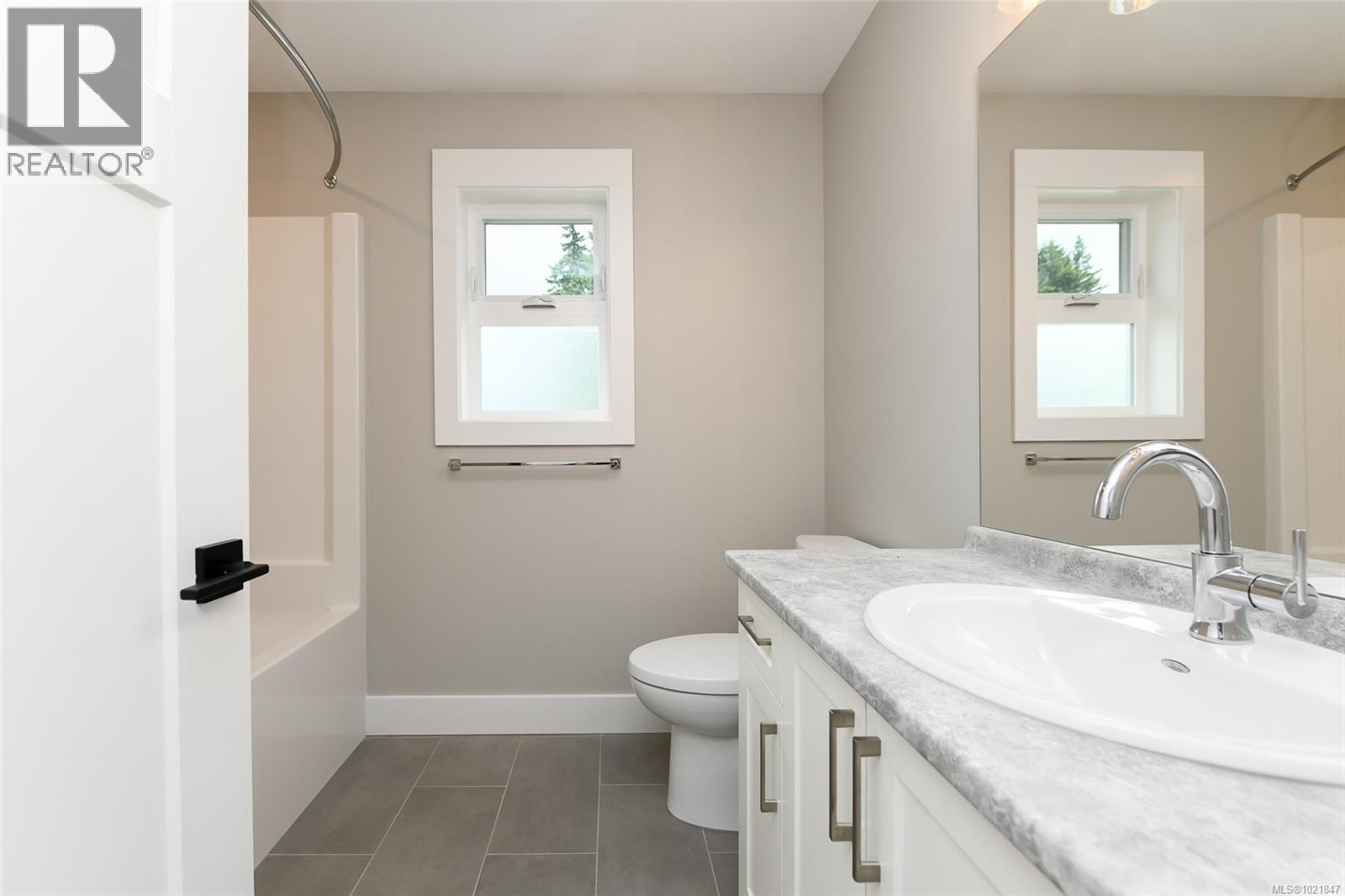 B 2315 McDonald Rd, Comox