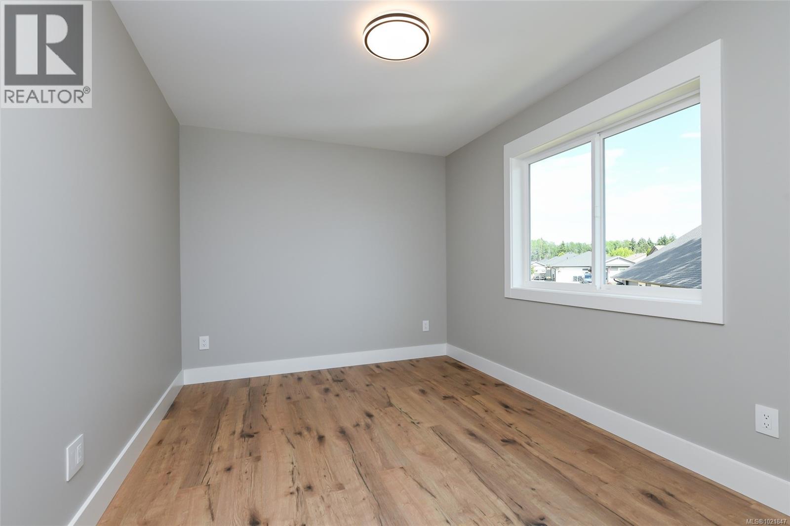 B 2315 McDonald Rd, Comox