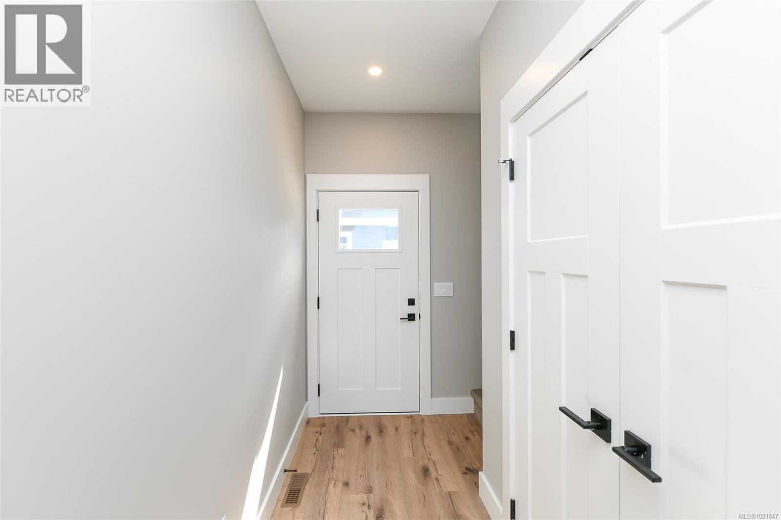 B 2315 McDonald Rd, Comox