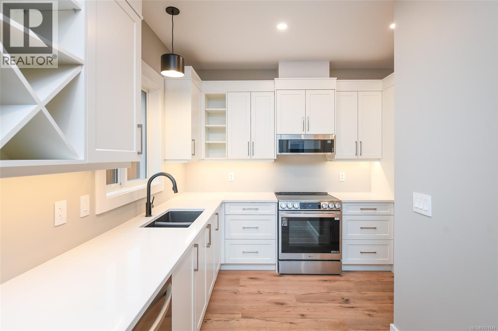 B 2317 McDonald Rd, Comox