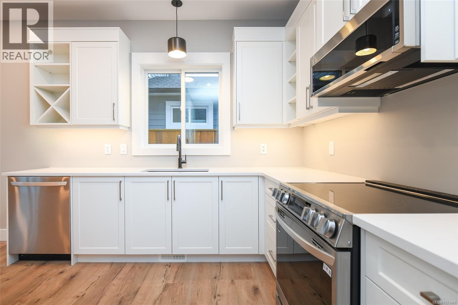 B 2317 McDonald Rd, Comox