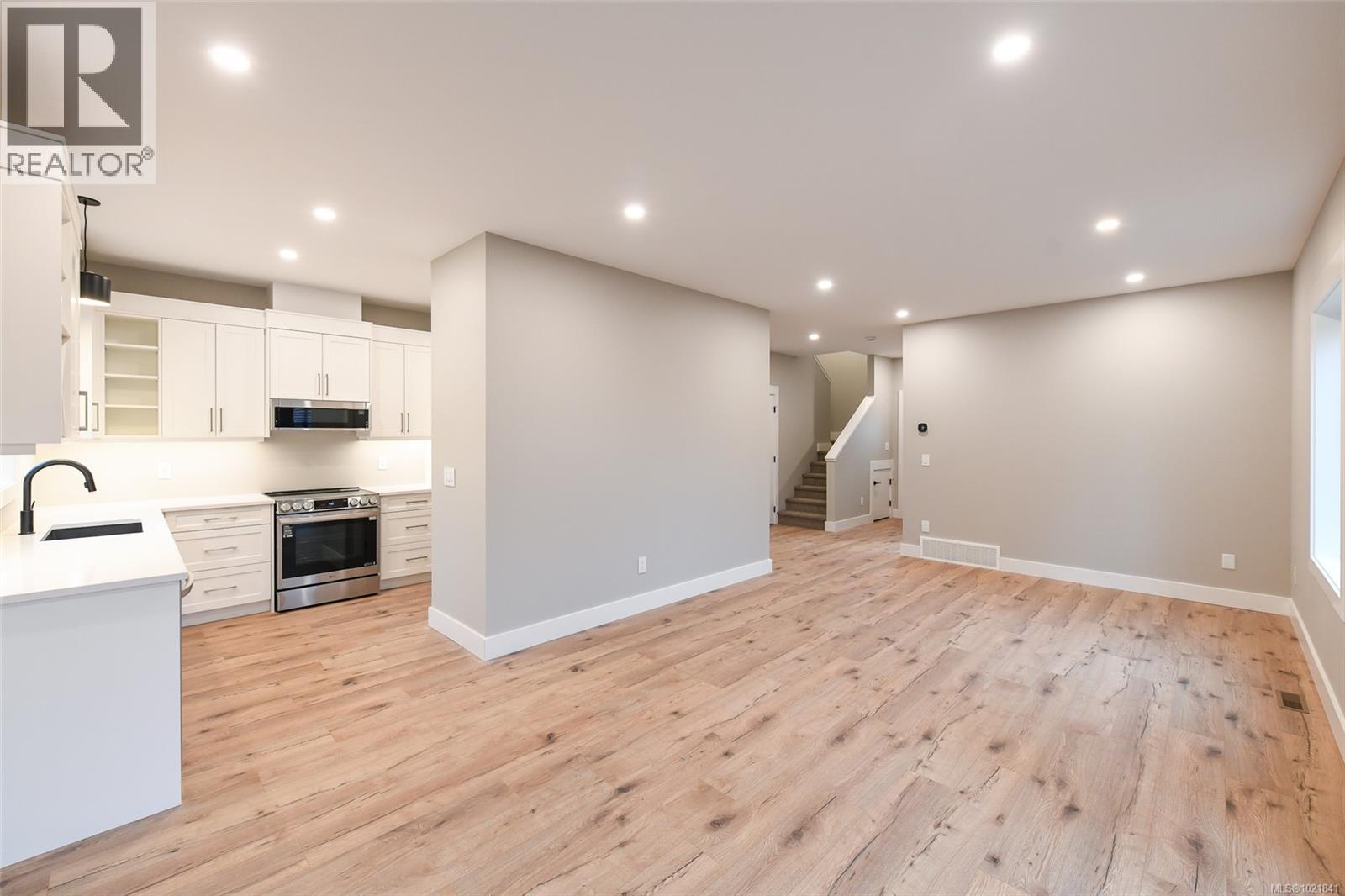 B 2317 McDonald Rd, Comox