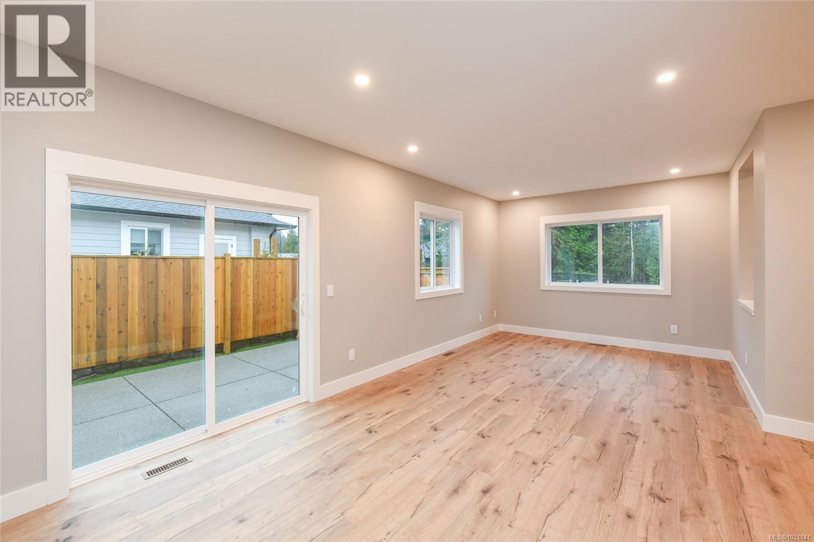 B 2317 McDonald Rd, Comox