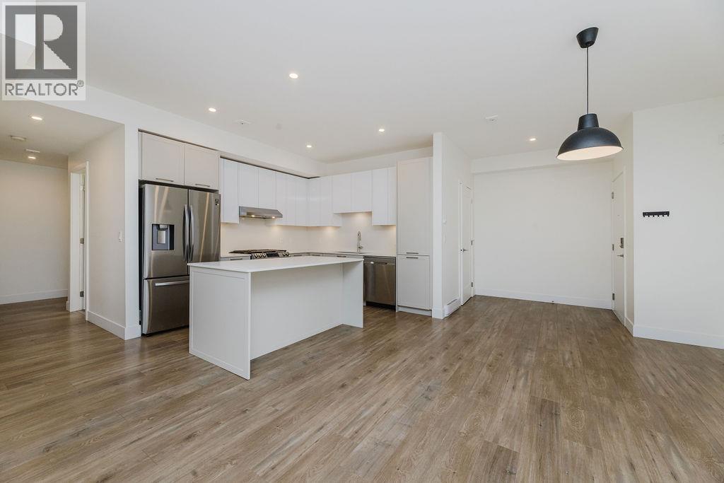 102 710 SCHOOL ROAD, Gibsons