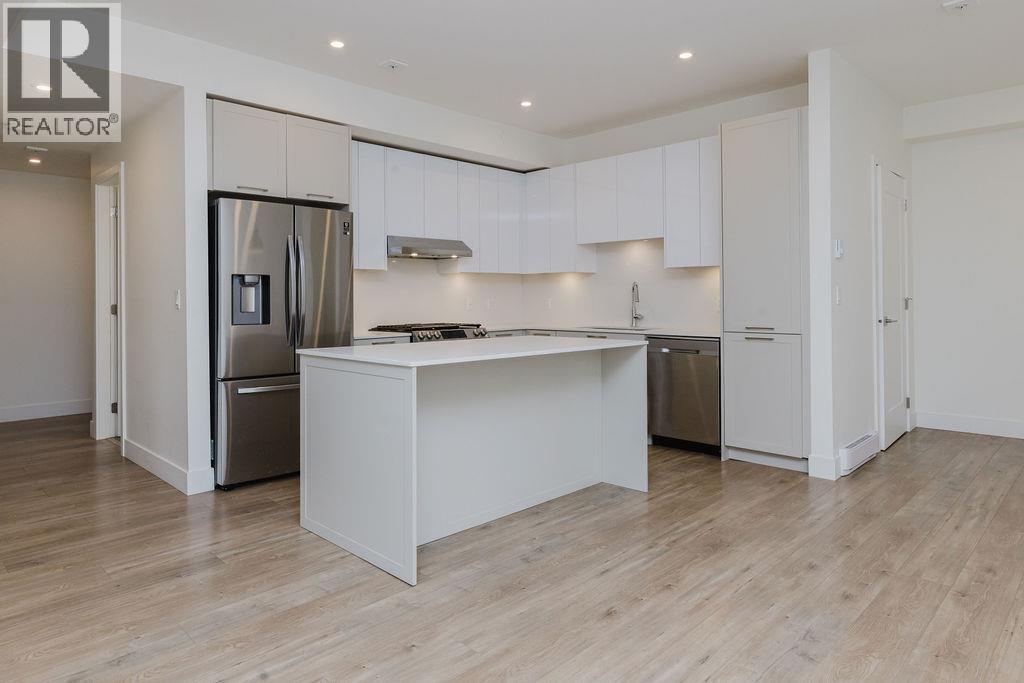 102 710 SCHOOL ROAD, Gibsons