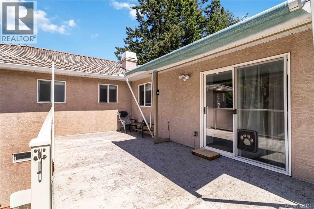 6260 Elaine Way, Central Saanich