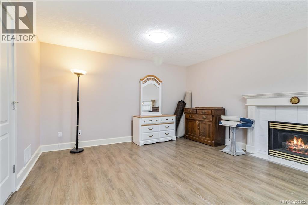 6260 Elaine Way, Central Saanich