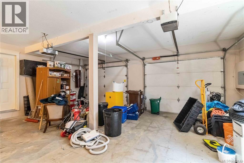 6260 Elaine Way, Central Saanich