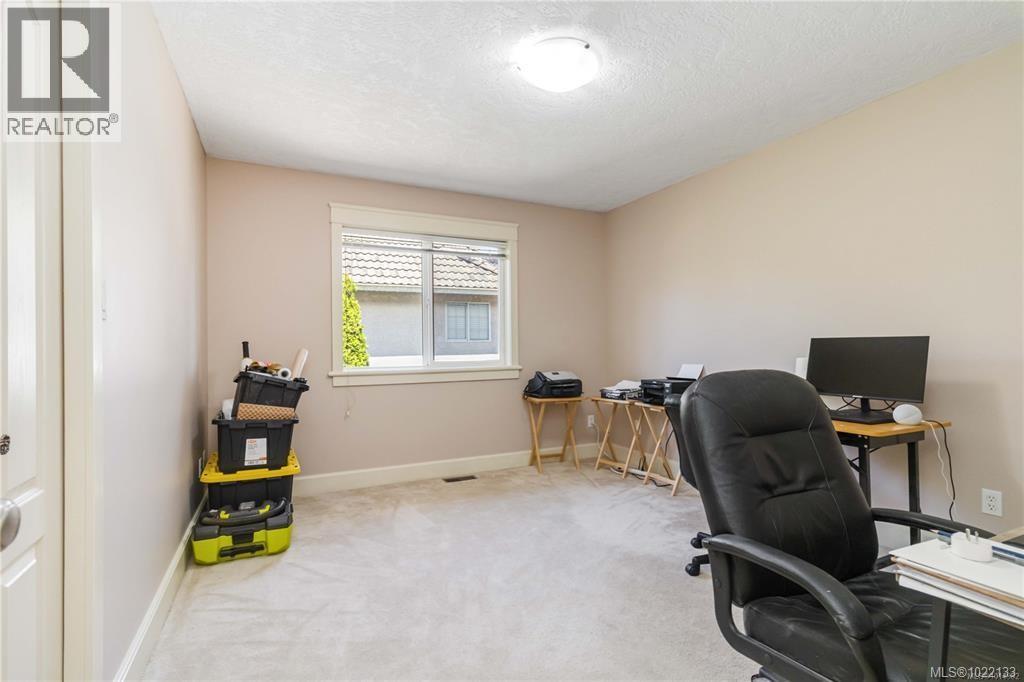 6260 Elaine Way, Central Saanich