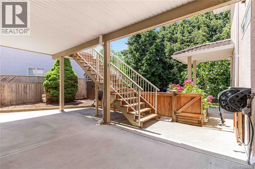 6260 Elaine Way, Central Saanich