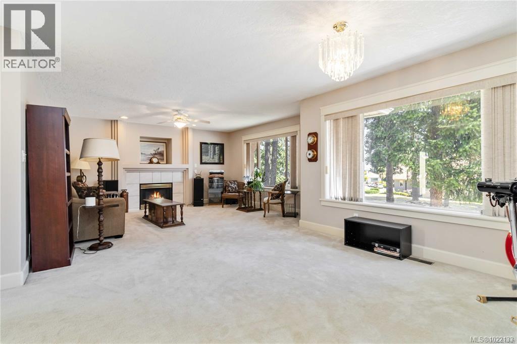 6260 Elaine Way, Central Saanich