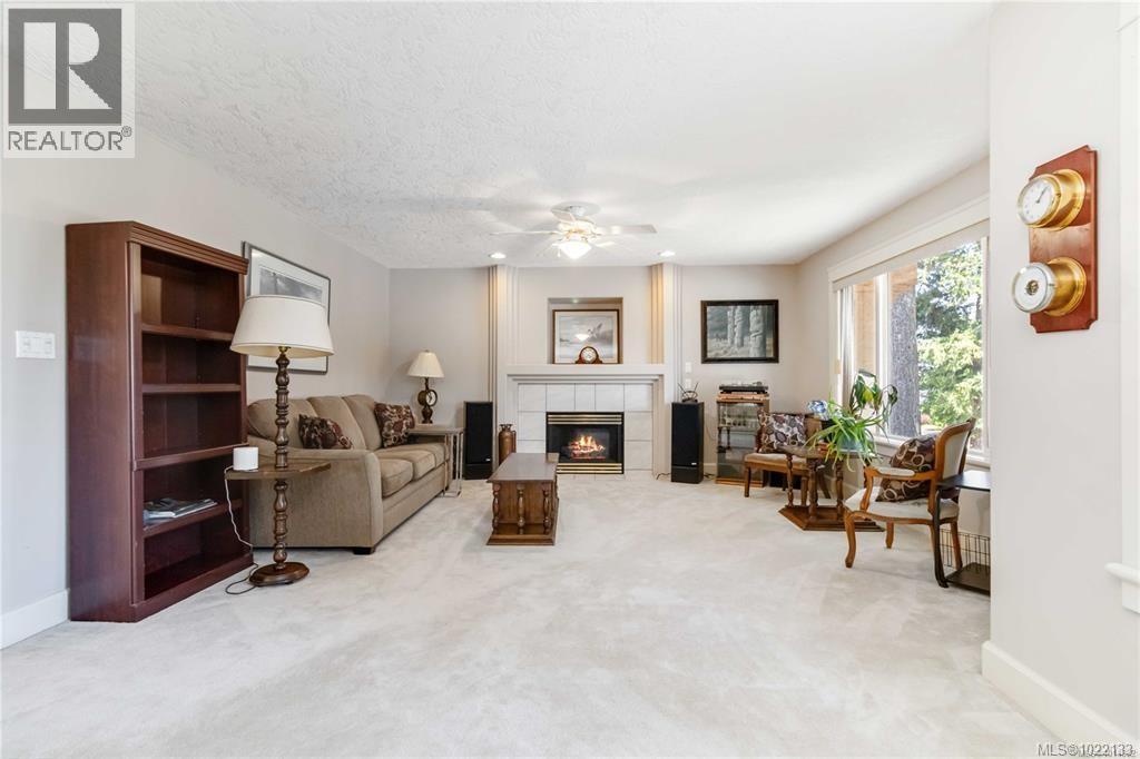 6260 Elaine Way, Central Saanich