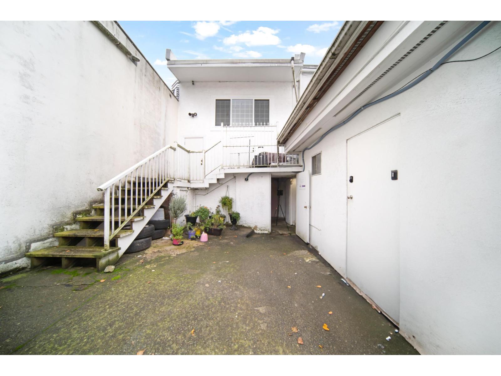 13585 KING GEORGE BOULEVARD, Surrey