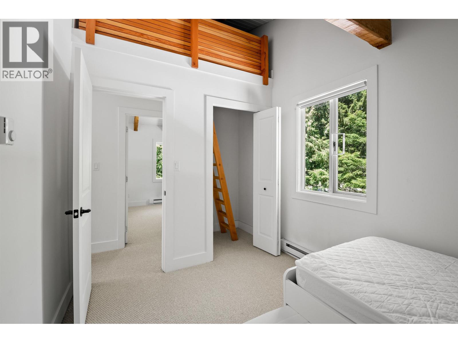 6716 CRABAPPLE DRIVE, Whistler