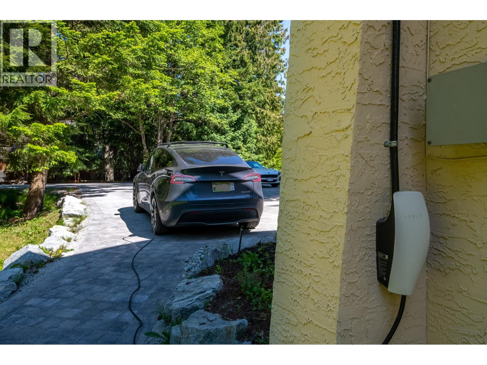 6716 CRABAPPLE DRIVE, Whistler