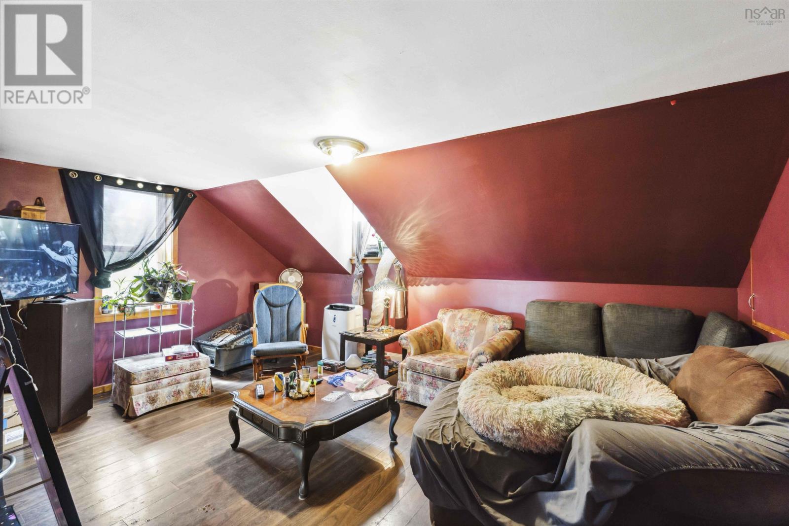 Property 6 of 33 of 1302 Highway 201