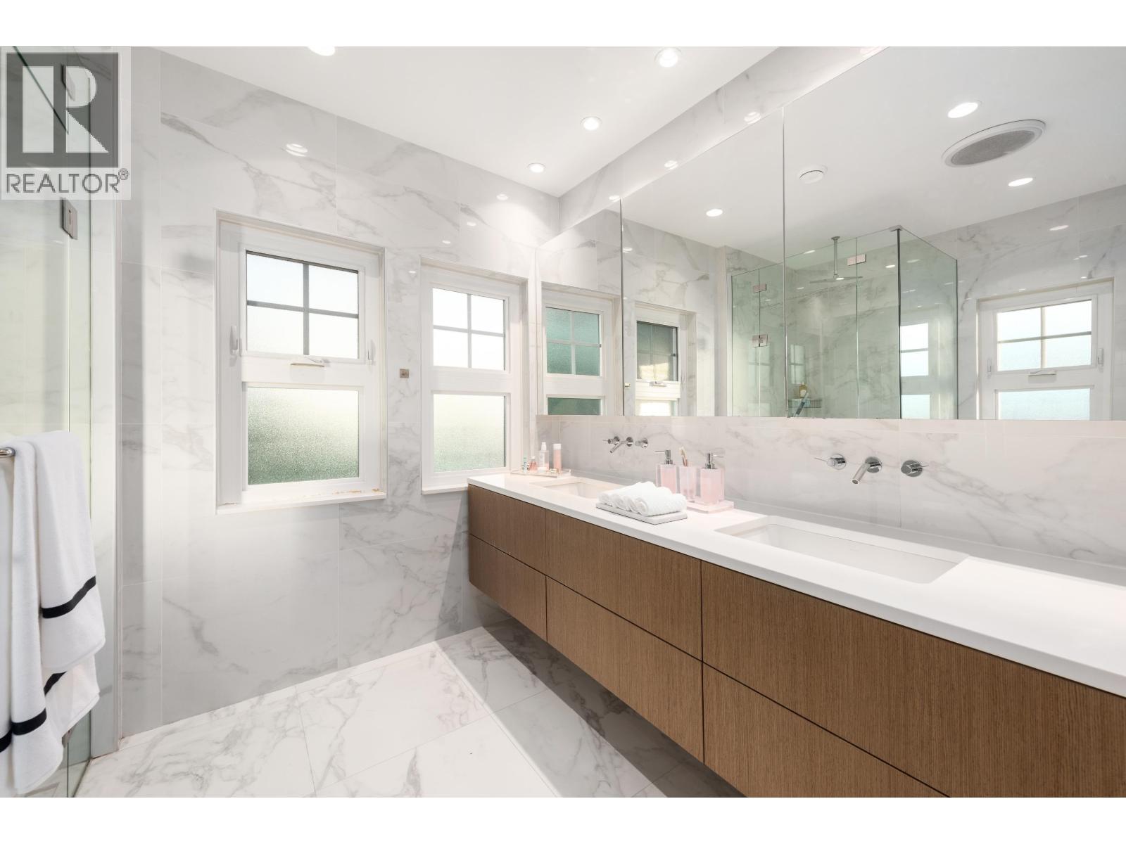 1407 W 33RD AVENUE, Vancouver