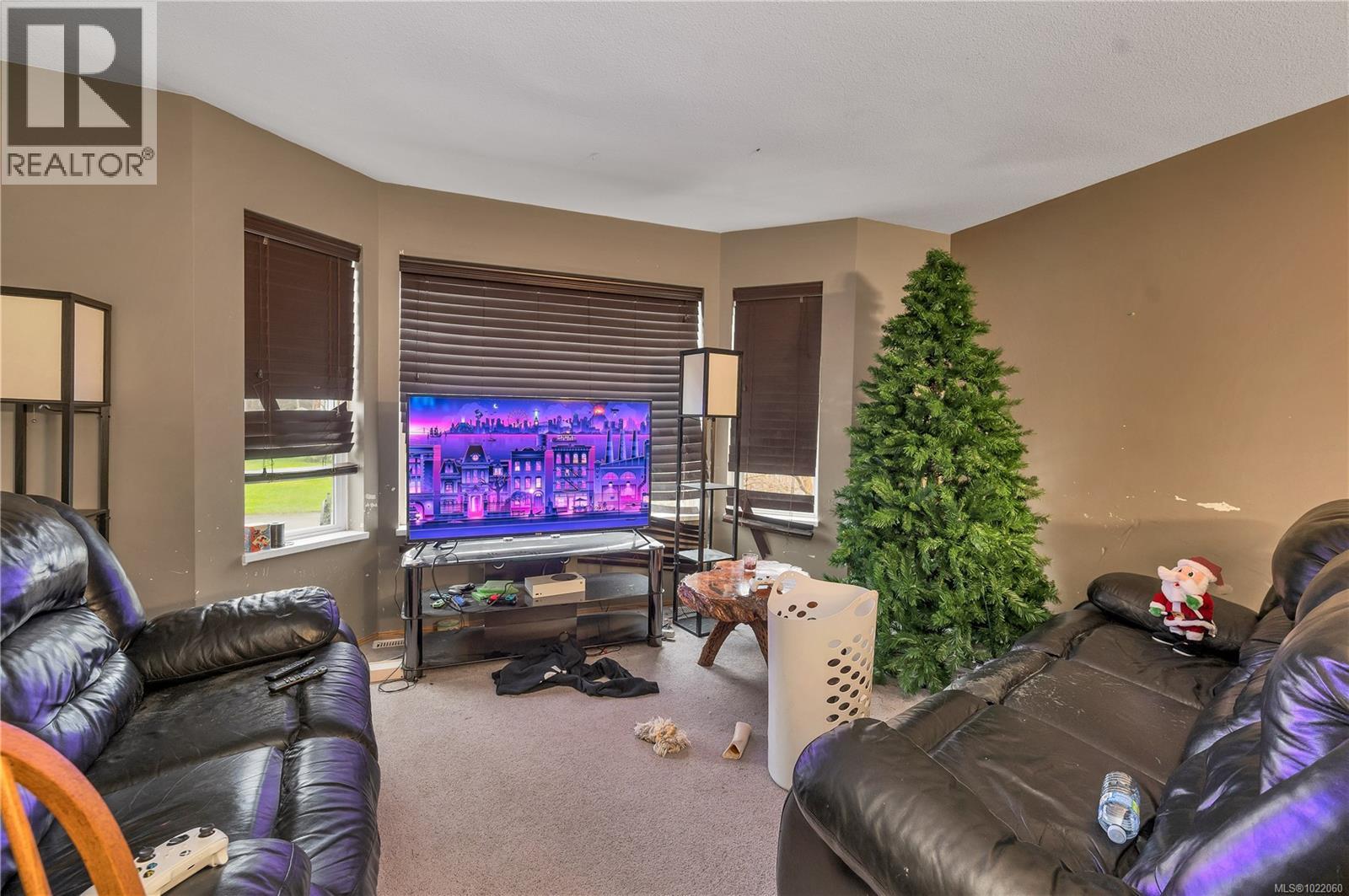 678 Nature Park Dr, Campbell River