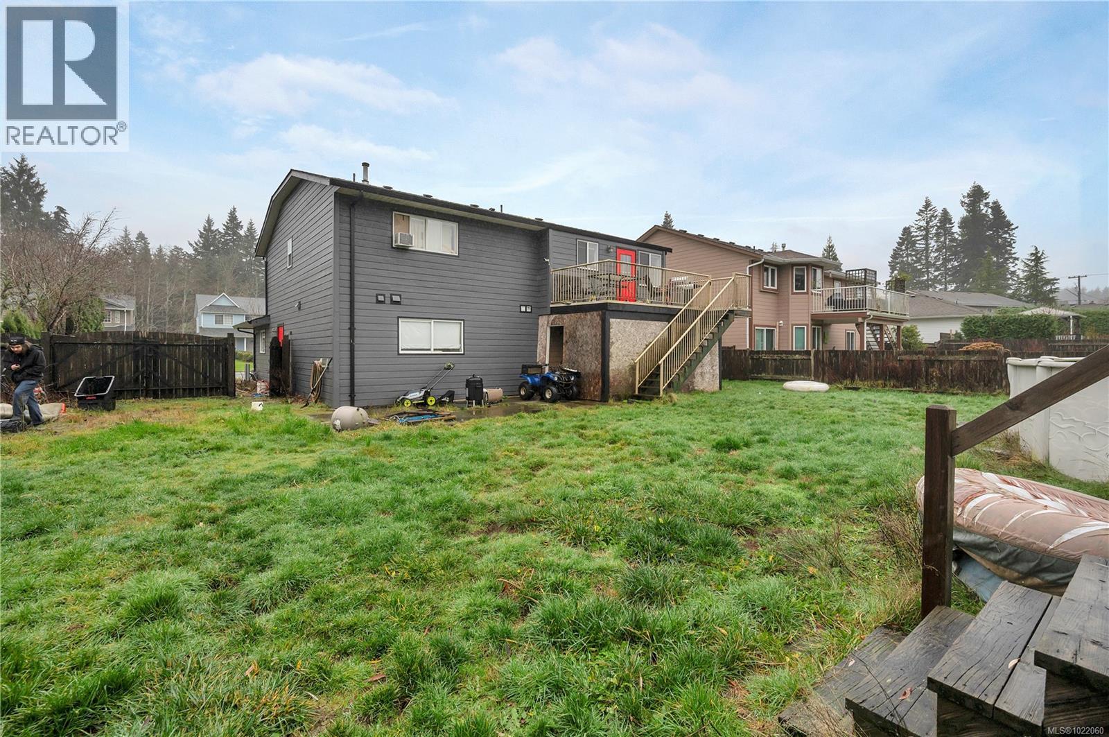 678 Nature Park Dr, Campbell River