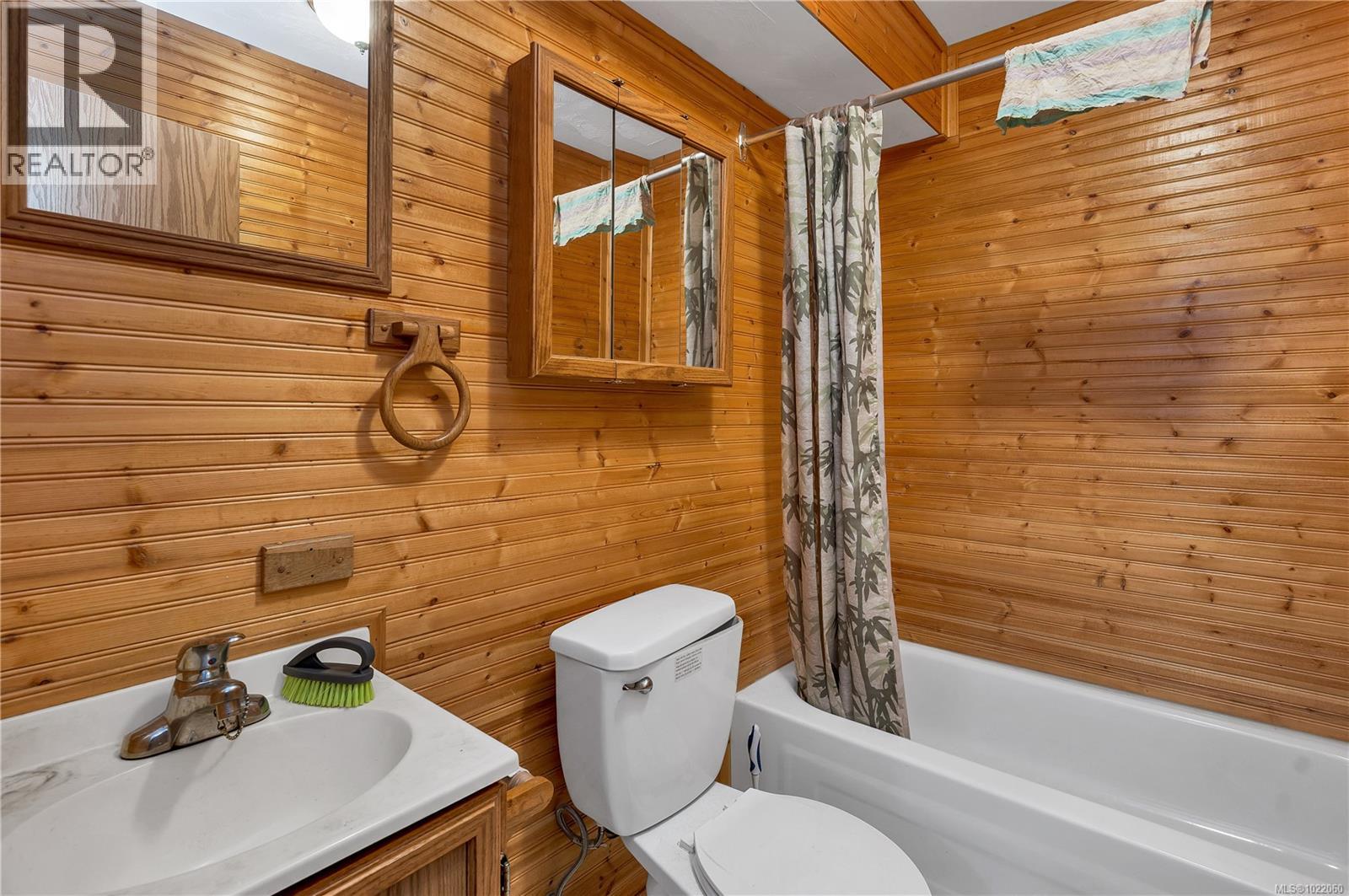 678 Nature Park Dr, Campbell River