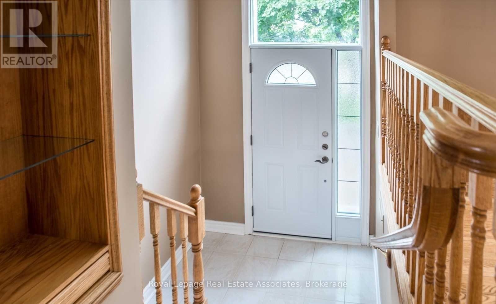 UPPER - 9 WILTON DRIVE - Photo 3 of 16, Brampton (Brampton East), Ontario