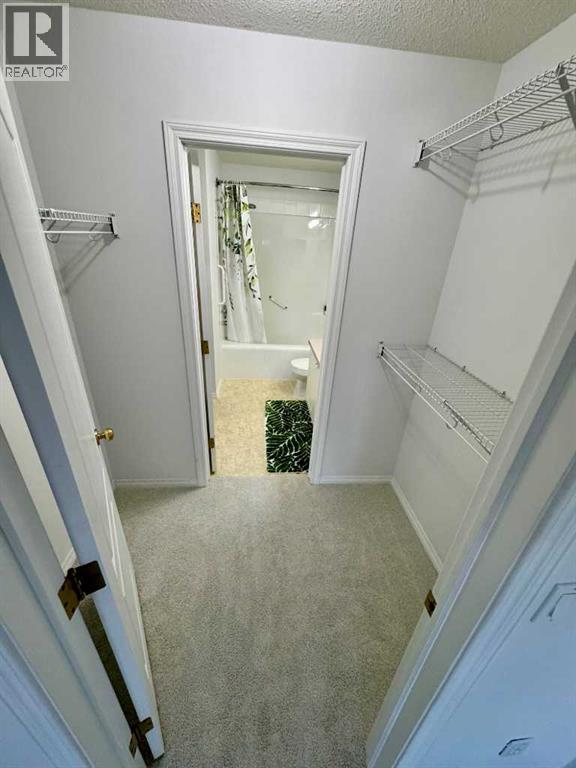 Single Family House for Sale in    Street SW Glamorgan Calgary 