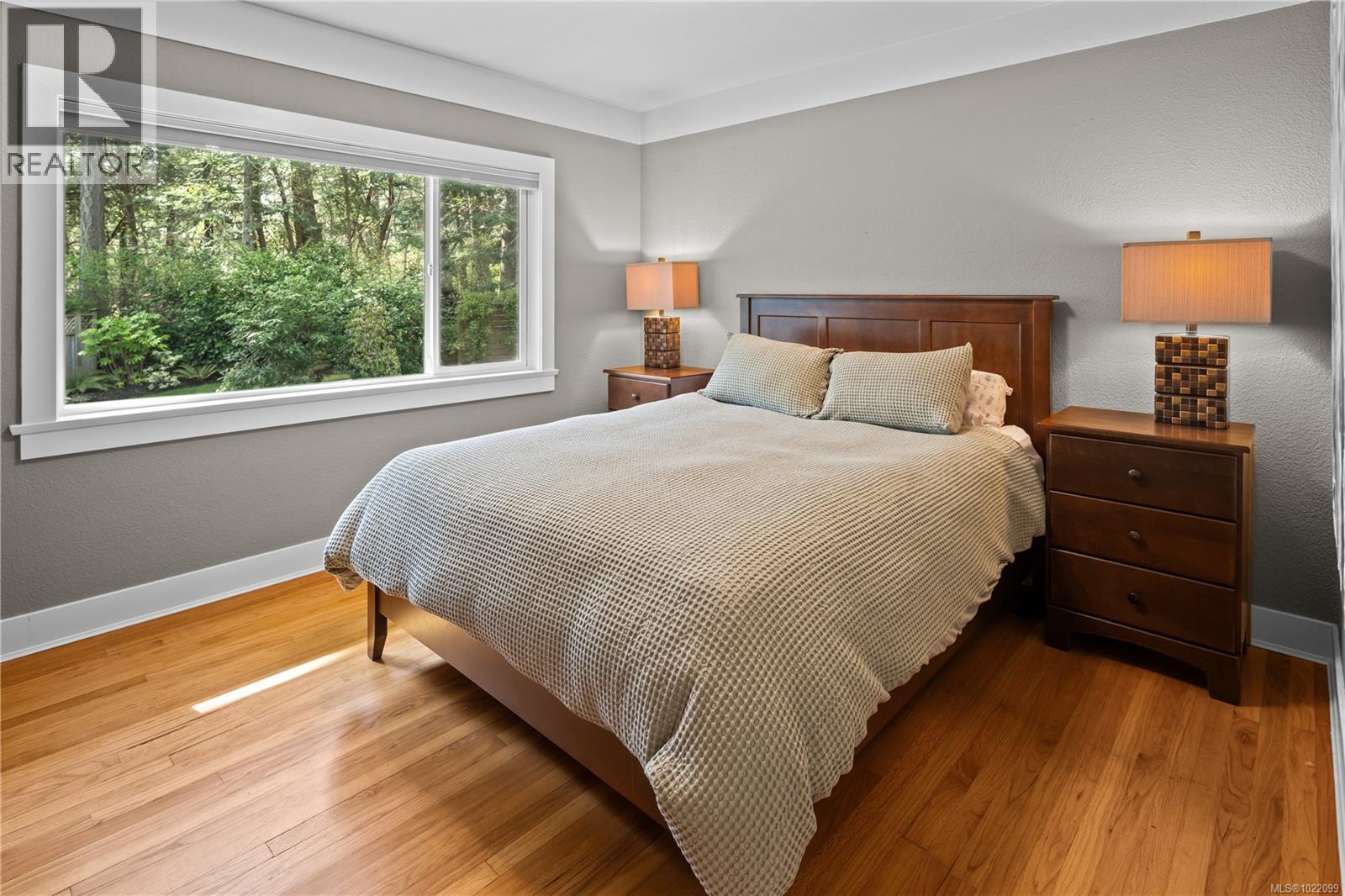  2879 Phyllis Street, Saanich