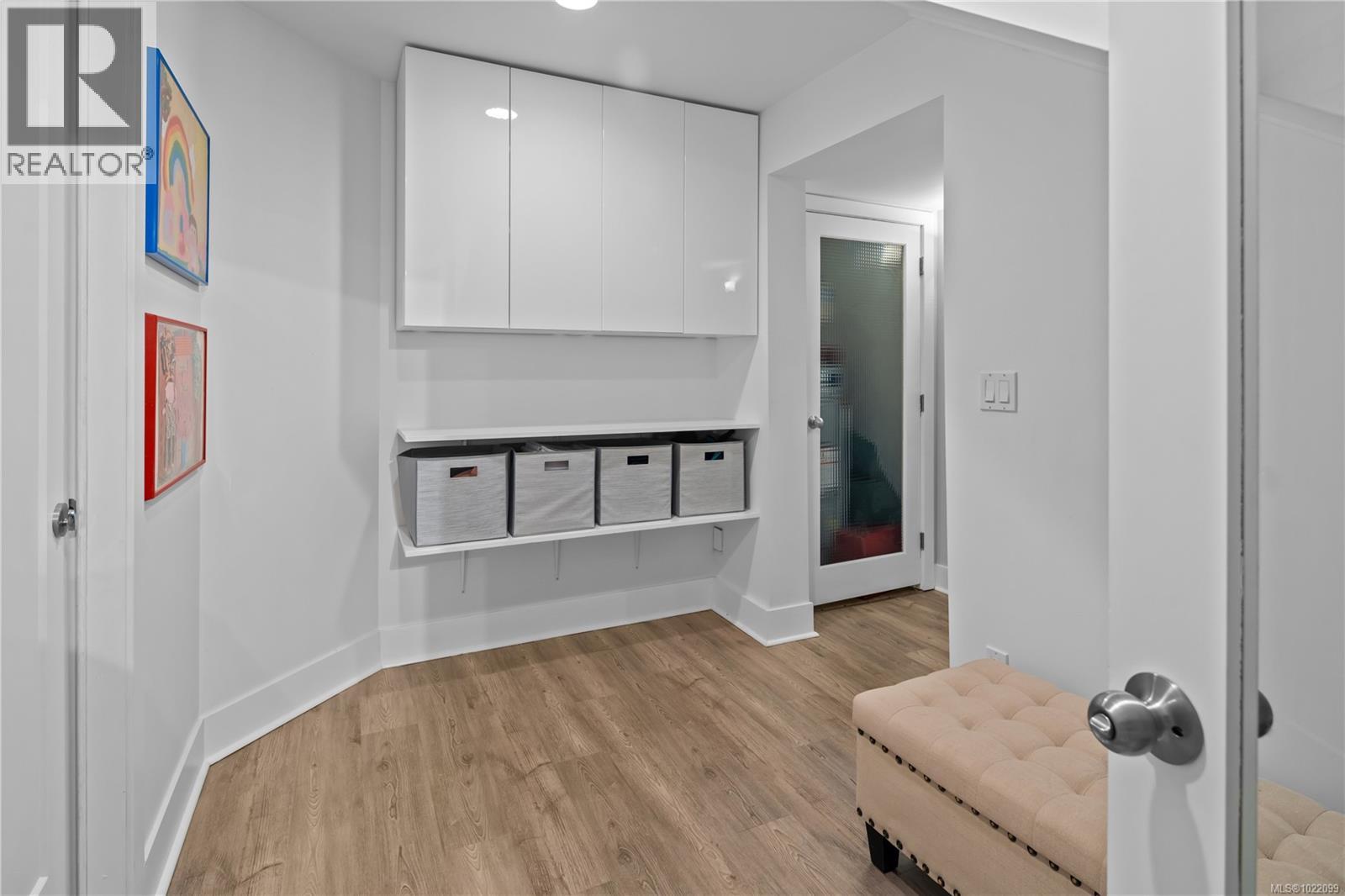  2879 Phyllis Street, Saanich