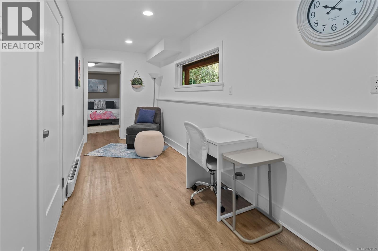  2879 Phyllis Street, Saanich