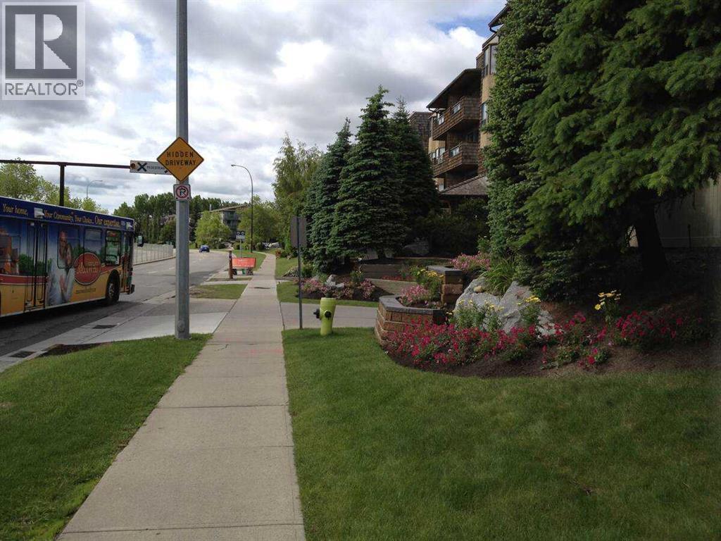 Single Family House for Sale in  C  Street NW Varsity Calgary 