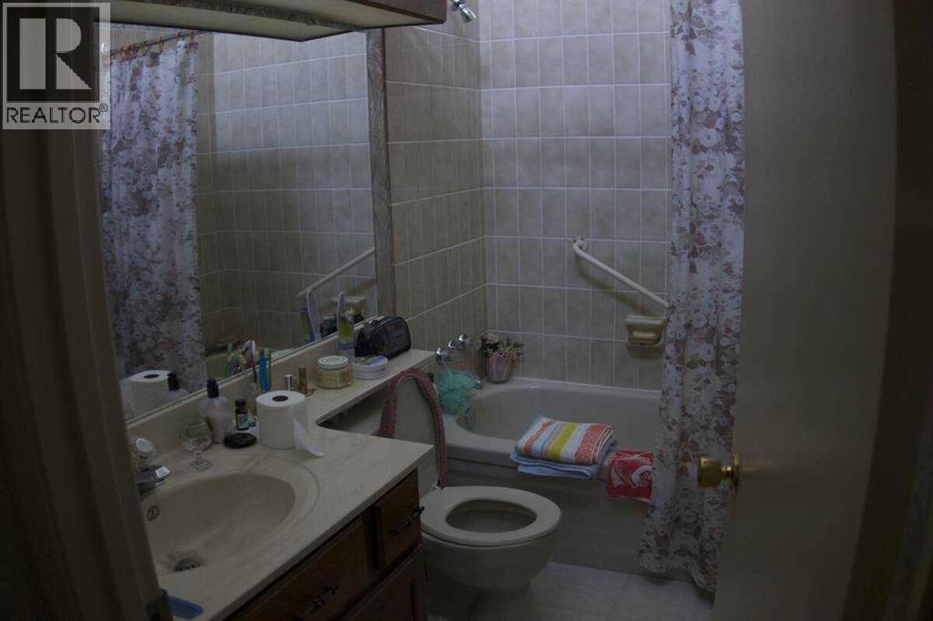 Single Family House for Sale in  C  Street NW Varsity Calgary 