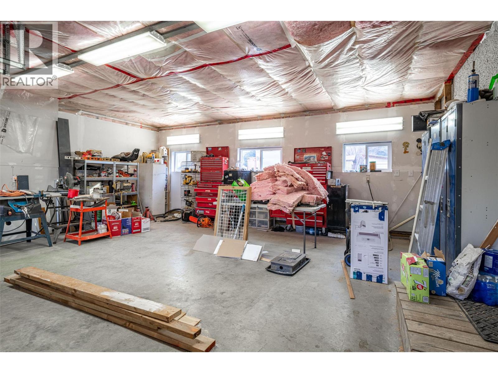 5714 Ponderosa Road, Falkland