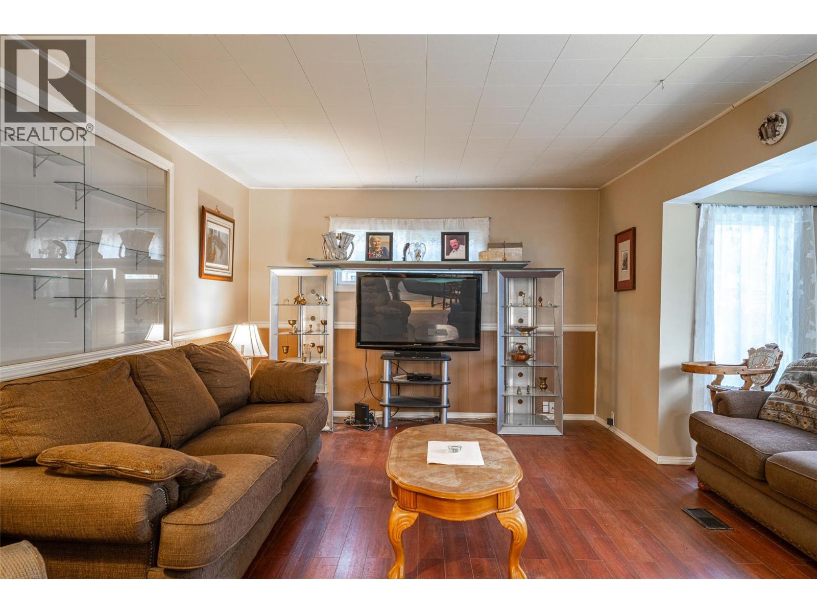 5714 Ponderosa Road, Falkland