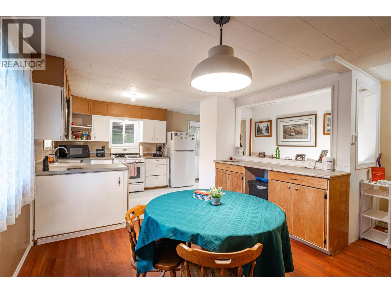 5714 Ponderosa Road, Falkland