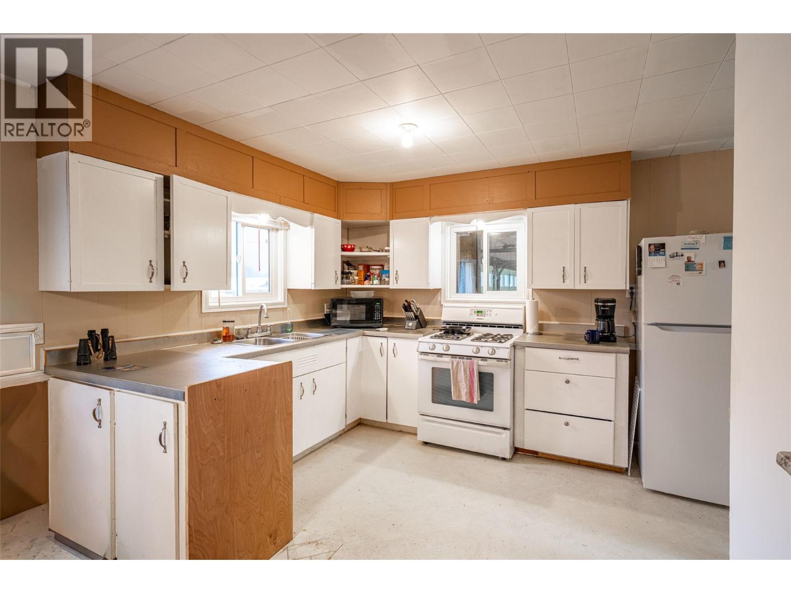 5714 Ponderosa Road, Falkland