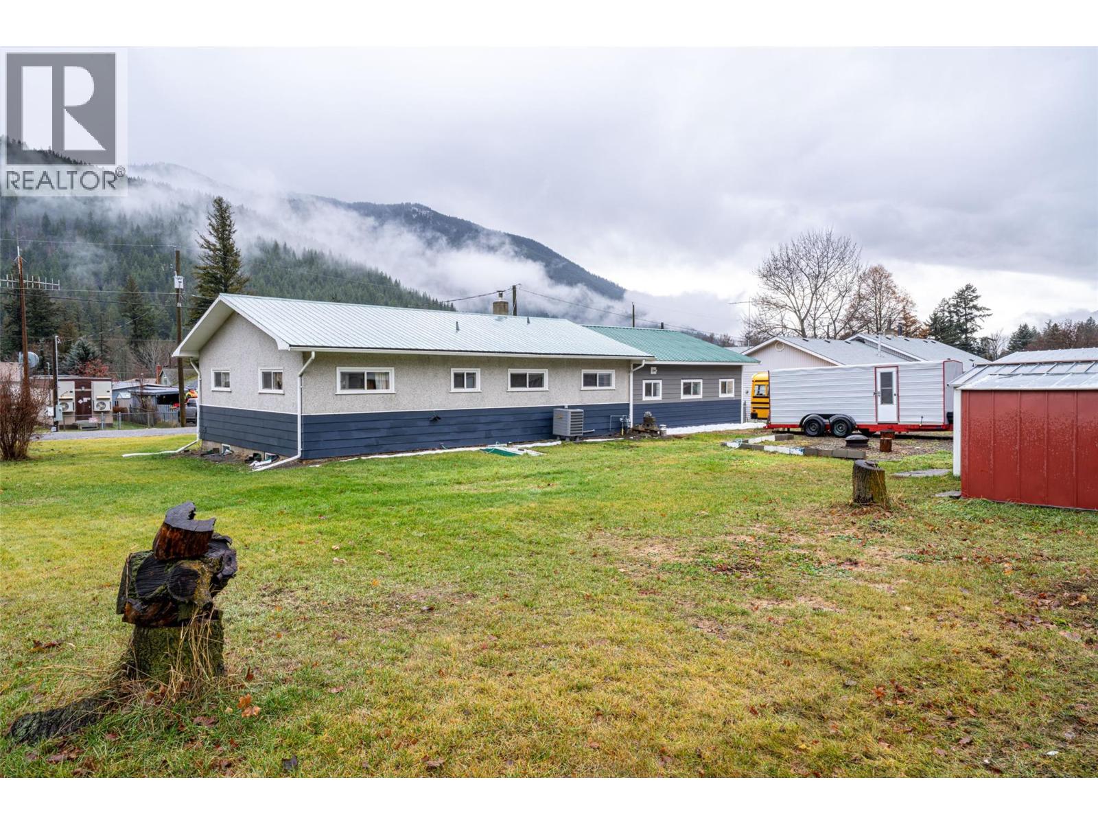 5714 Ponderosa Road, Falkland