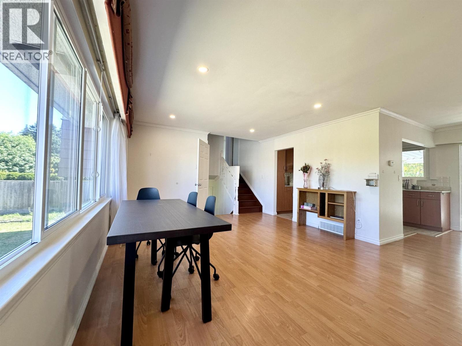 9511 PINEWELL Crescent, Richmond