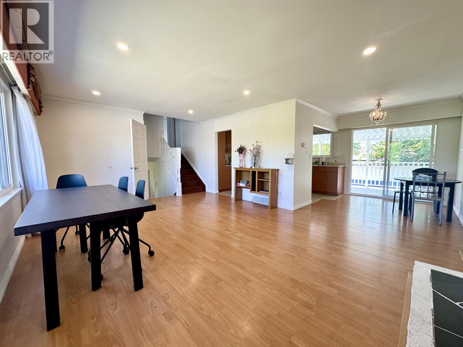 9511 PINEWELL Crescent, Richmond