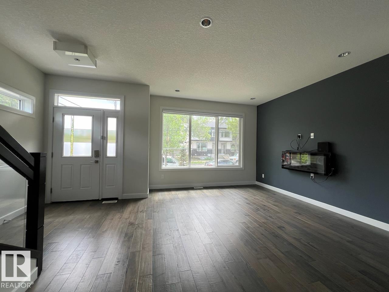 10574 62 AV NW, Edmonton