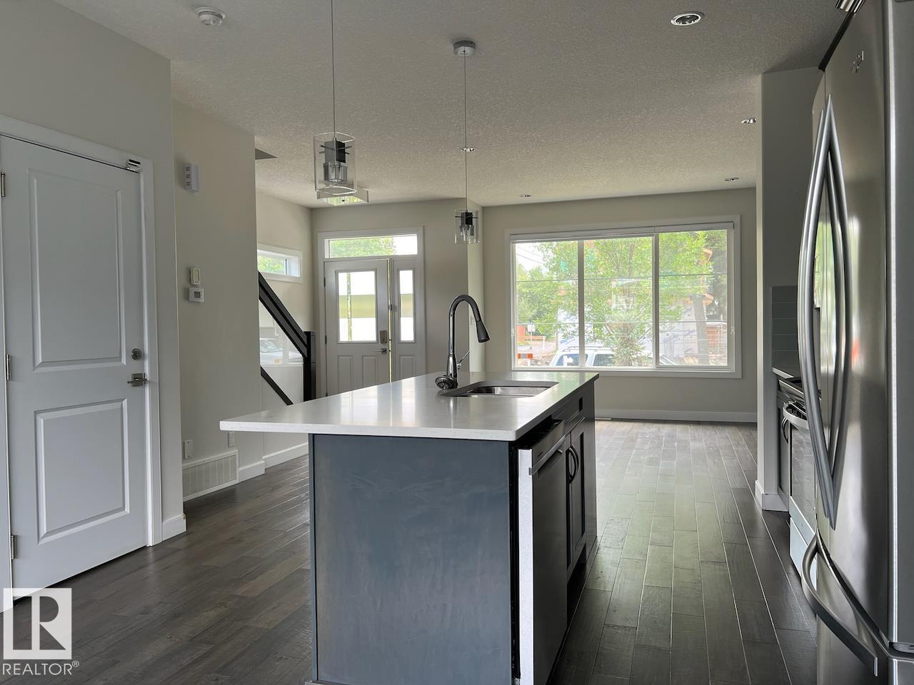 10574 62 AV NW, Edmonton