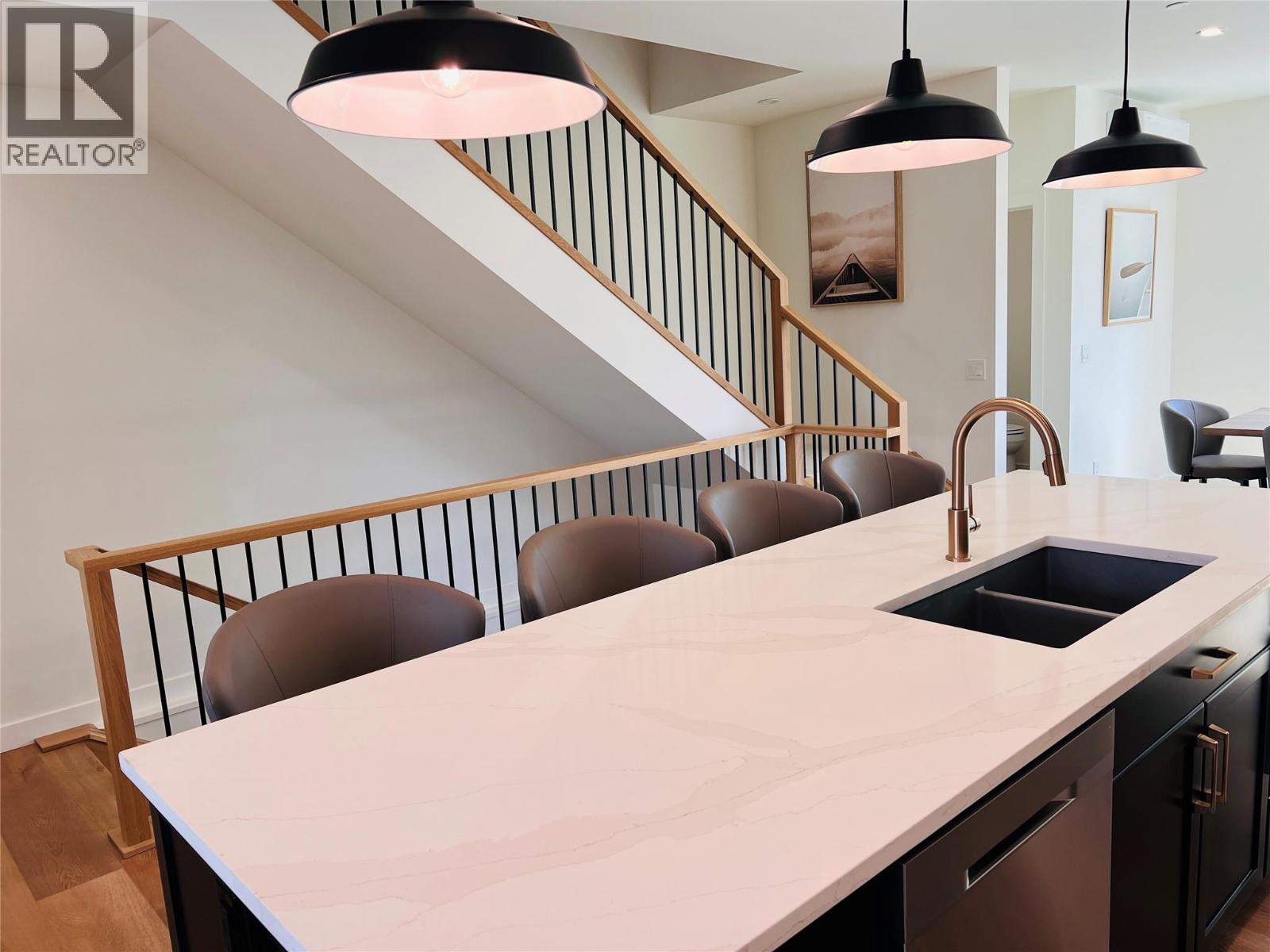 510 14th Street Unit# 402, Invermere