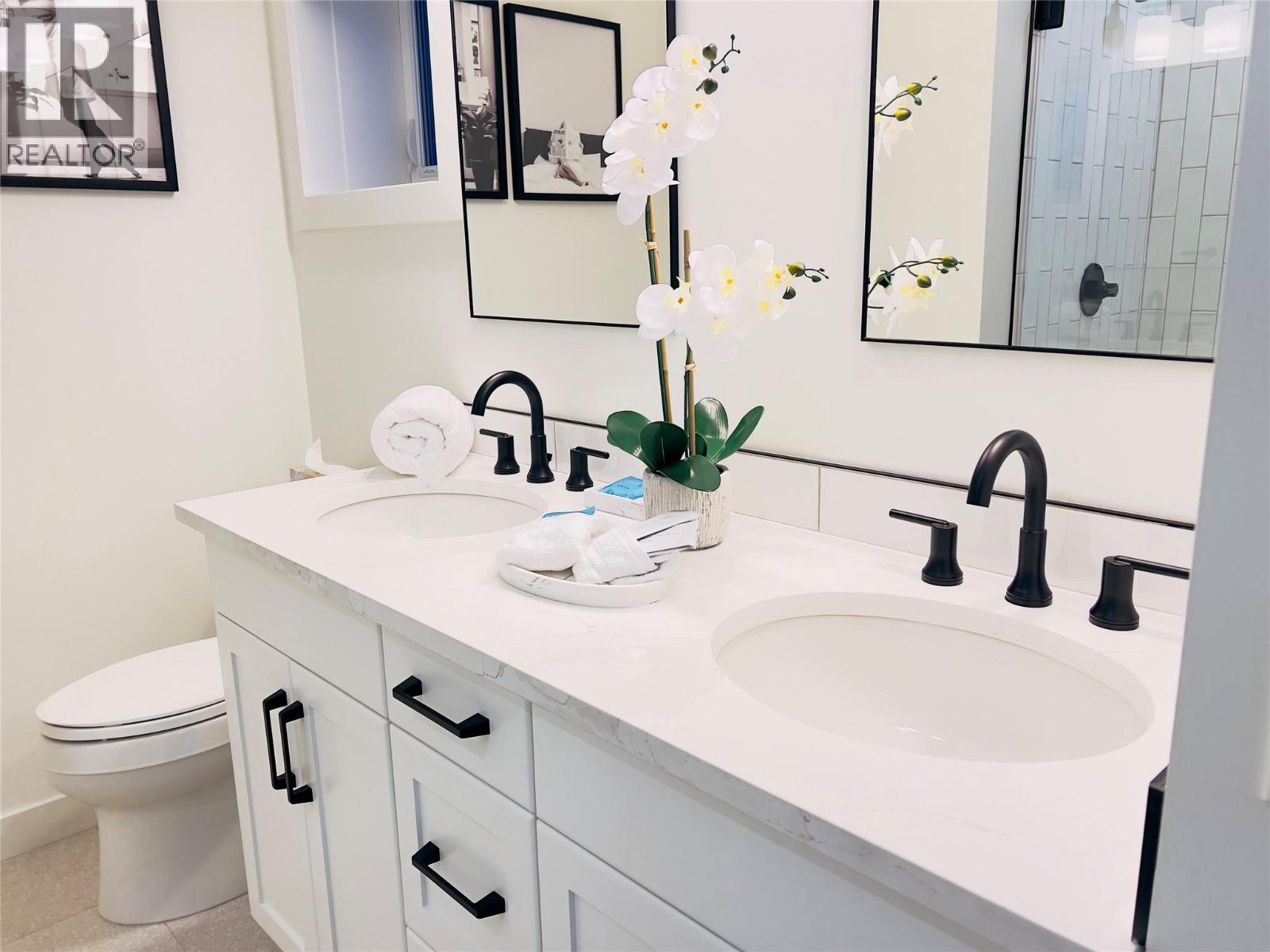 510 14TH Street Unit# 404, Invermere