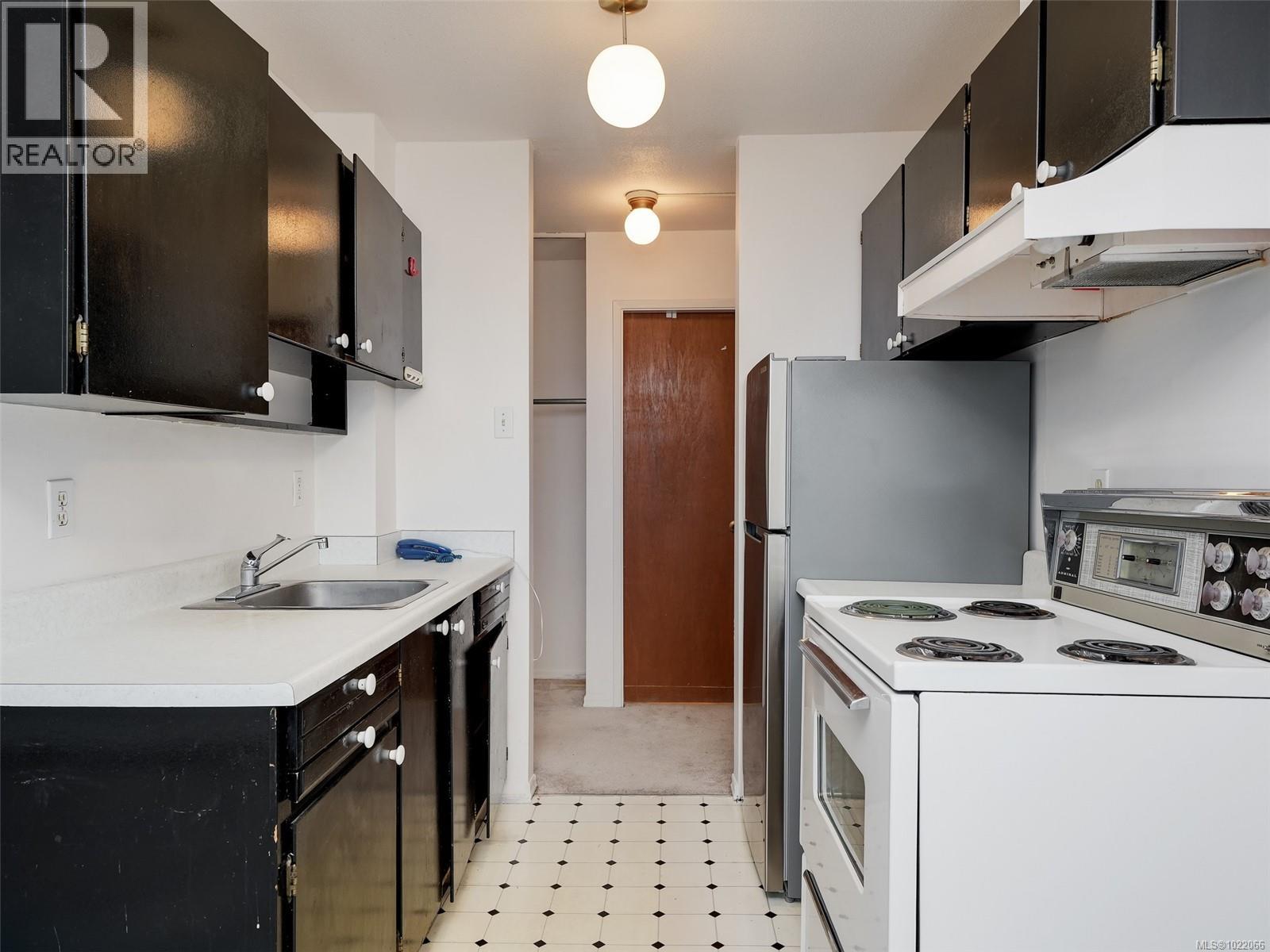 2006 647 Michigan Street, Victoria